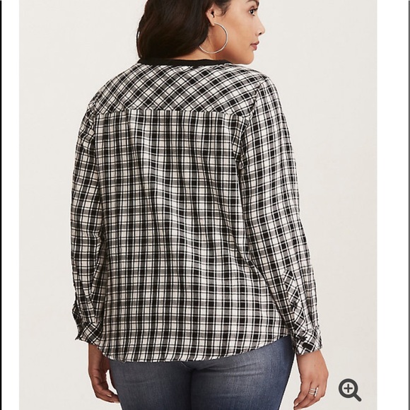 ❌SOLD❌ PLAID FLANNEL LACE UP SHIRT - Picture 2 of 6